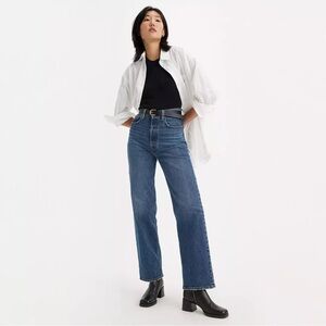 Levi’s Ribcage Straight Ankle